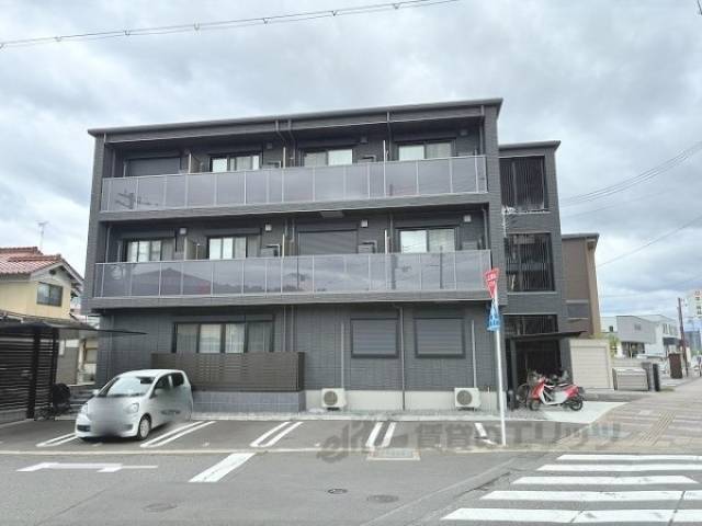シャーメゾンCH外観写真2