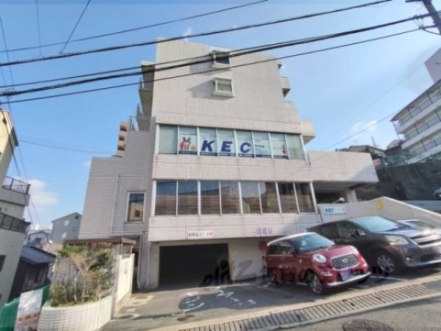 エミネンス生駒外観写真1