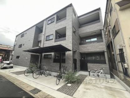 Ｇｒａｃｉａｓ　Ｃｏｕｒｔ山科ミュー外観写真1