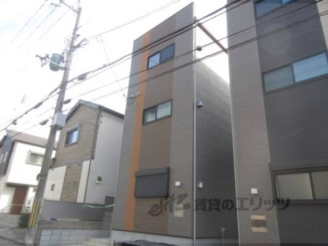 ポルティエ太秦外観写真1