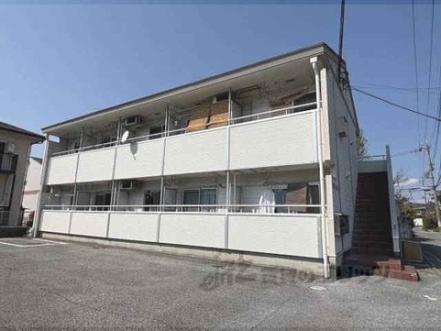 ホワイトハイツ外観写真3