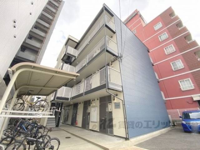 レオパレスラピスラズリ高井田外観写真1