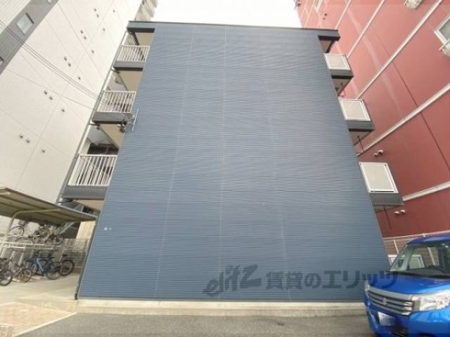 レオパレスラピスラズリ高井田外観写真2