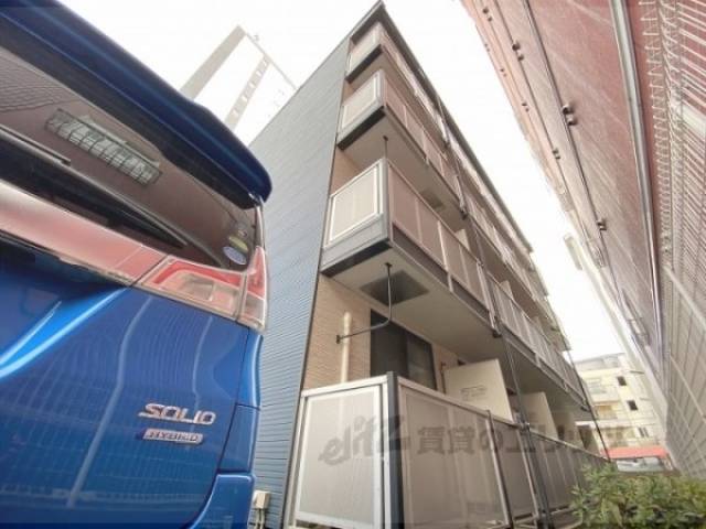 レオパレスラピスラズリ高井田外観写真3