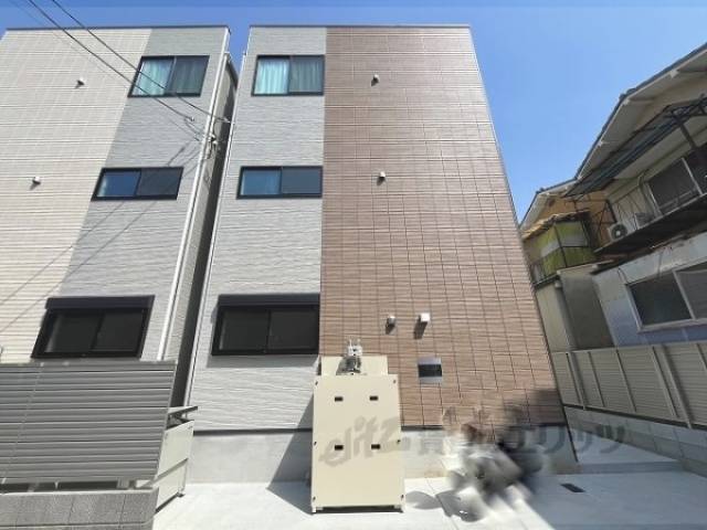 LA VIERE 山科外観写真1