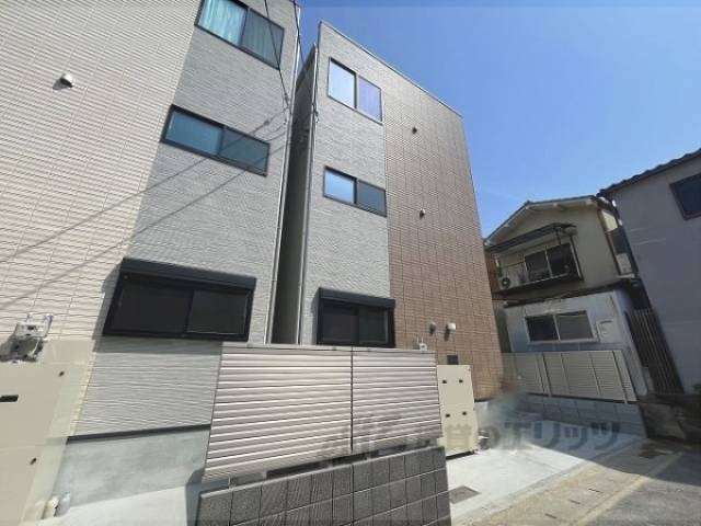 LA VIERE 山科外観写真2