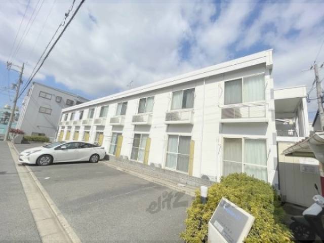 レオパレスシャルム外観写真2