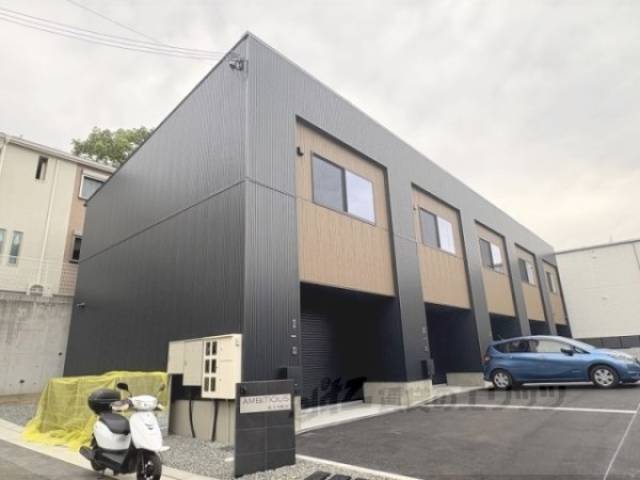 AMBITIOUS枚方市駅前外観写真1