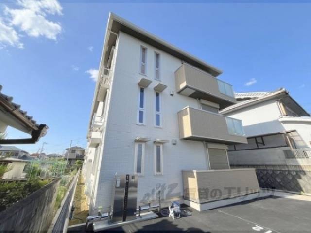 ファミリアーレ城陽外観写真2