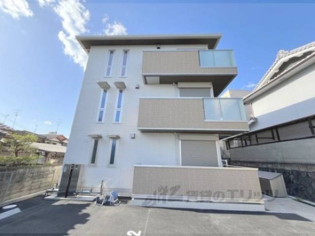 ファミリアーレ城陽外観写真3