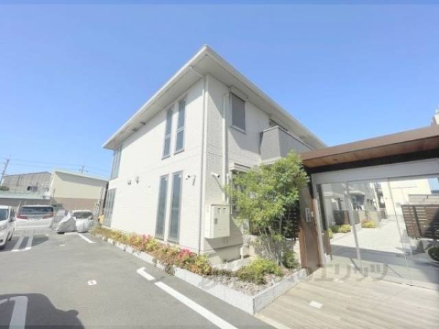 ラリュール外観写真1