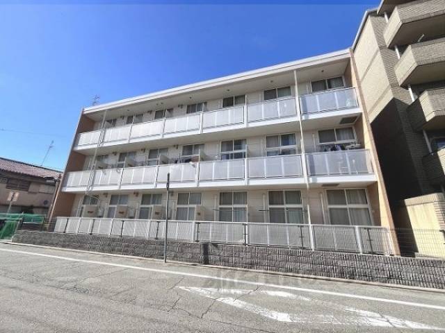 レオパレスYANA外観写真1