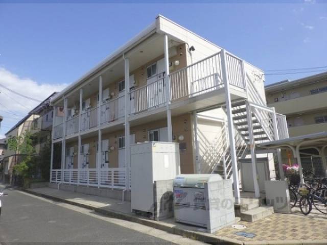 レオパレスウエストリバー外観写真1