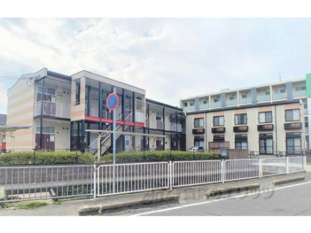 レオパレスカリヨ尼崎外観写真1