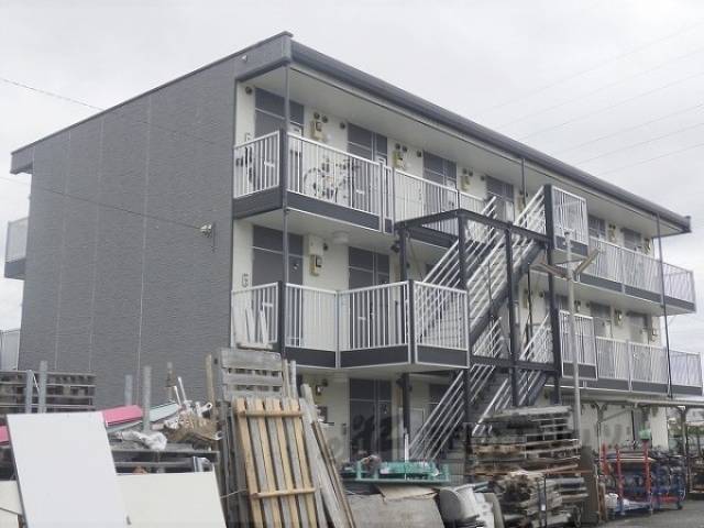 レオパレスグリーンアンバー外観写真1