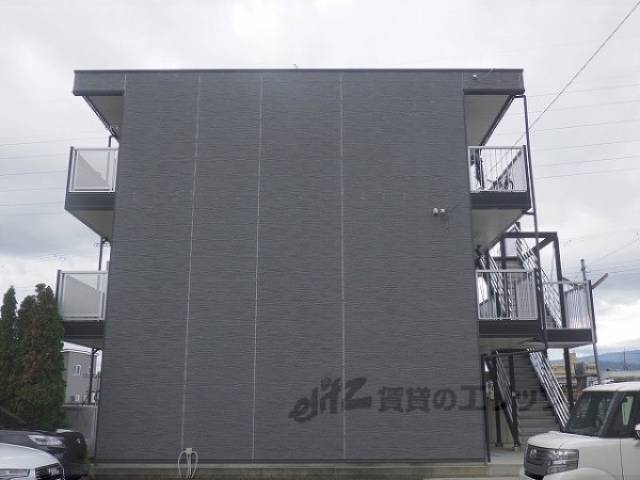 レオパレスグリーンアンバー外観写真3