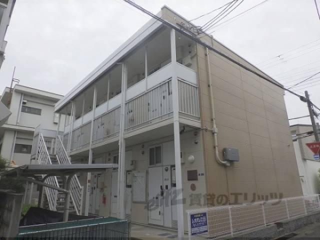 レオパレスコンフォール外観写真3