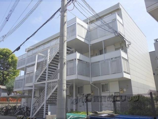 レオパレスラ　フォレ外観写真1