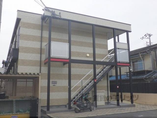 レオパレス上坂部外観写真1