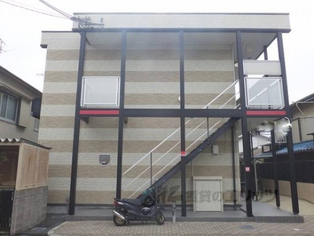 レオパレス上坂部外観写真3