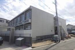 レオパレス秀外観写真