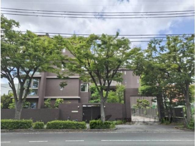 Ａｍｉｓｔａｄ外観写真1