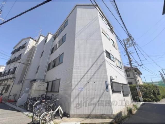 シャトレ小阪外観写真1