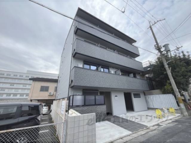フラッティ烏丸十条外観写真1