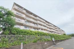 奈良三条町住宅１号棟外観写真