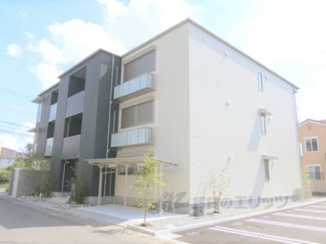 シャーメゾンリーベラ外観写真3