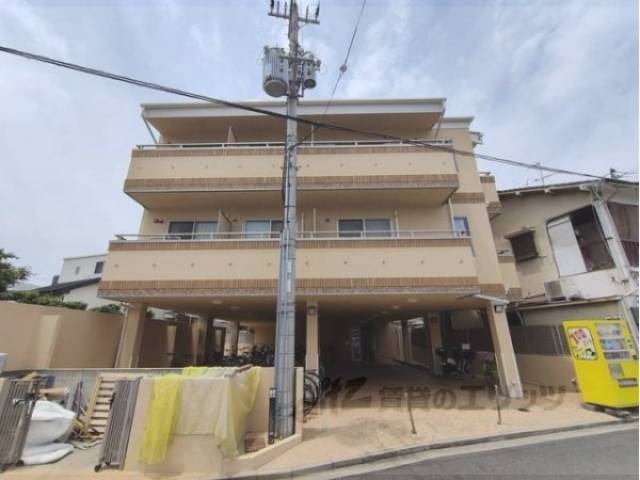 セレブ上小阪外観写真1