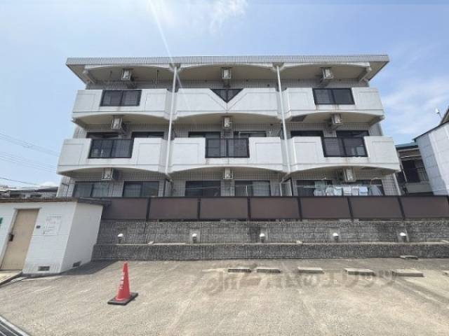 ホワイトハイツ外観写真3