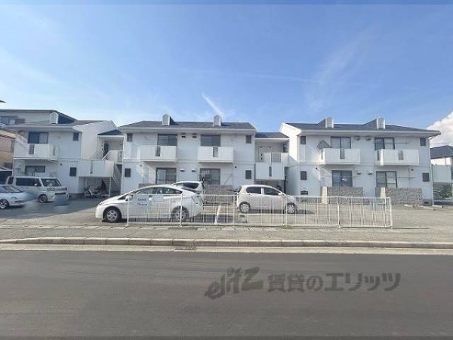 ホワイトヴィラ弐番館外観写真2