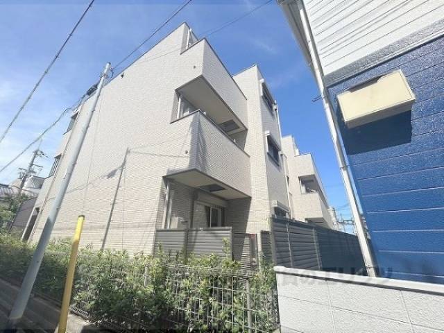 Ｙ’ｓ　ｃｏｕｒｔ外観写真2