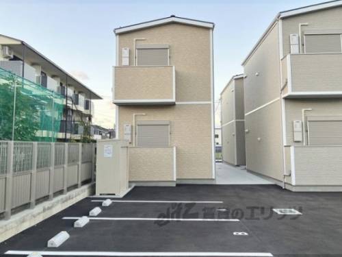 園部駅より徒歩16分 新築 2階建の賃貸物件