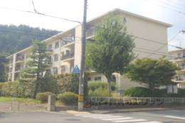 岩倉村松団地A棟外観写真