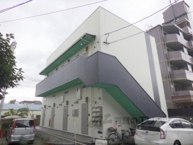 ｍａｃａｒｏｎ　ｍｏｕ　瓦宮外観写真2