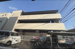 コンパルサ次屋外観写真