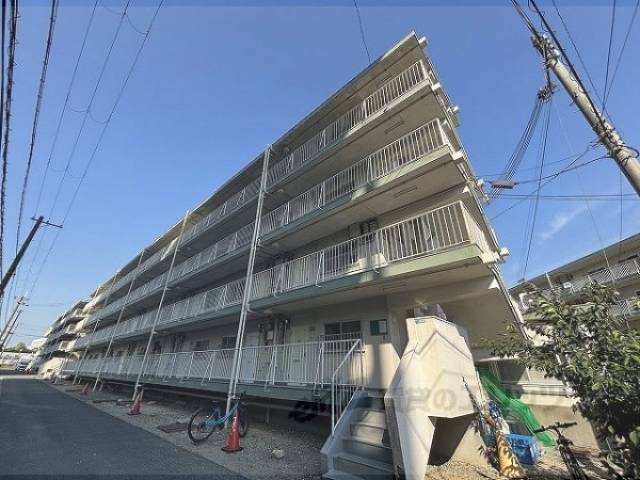 ビレッジハウス鴻池１号棟外観写真1