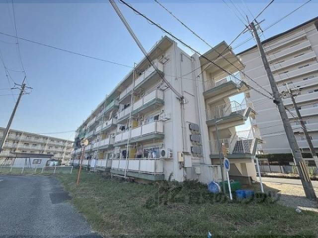 ビレッジハウス鴻池１号棟外観写真3