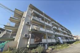 ビレッジハウス鴻池４号棟外観写真