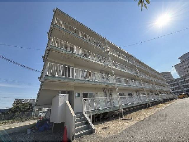 ビレッジハウス鴻池４号棟外観写真3