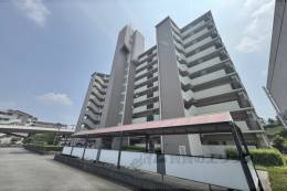 醍醐中市営住宅2棟外観写真