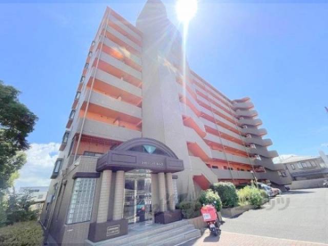 シャトー・レイクルイーズ外観写真2