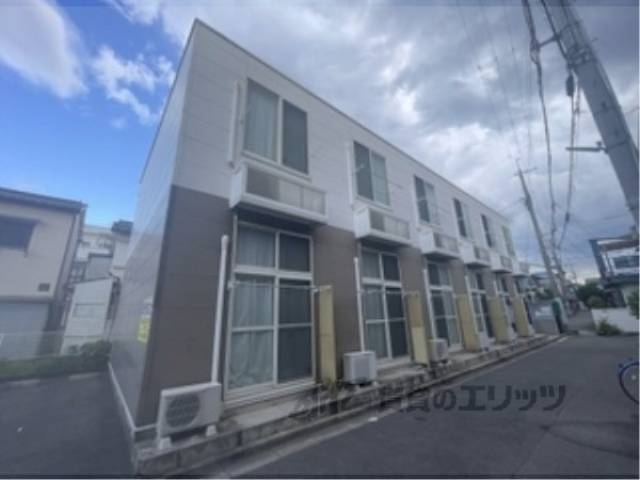 カラコレス外観写真1