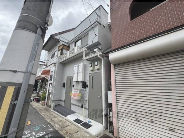 ロカ勧修外観写真2