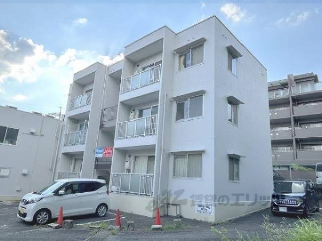 ハイライフ東生駒外観写真2