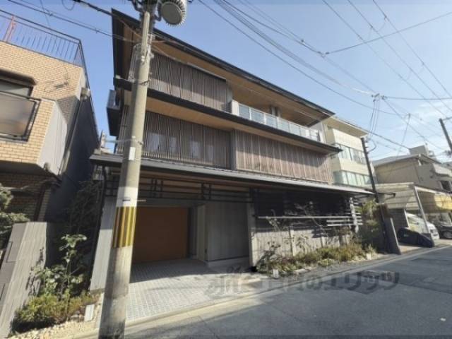 パ―チェ三条菊鉾町外観写真1