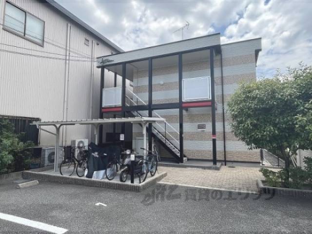 レオパレスコスモガーデン外観写真2