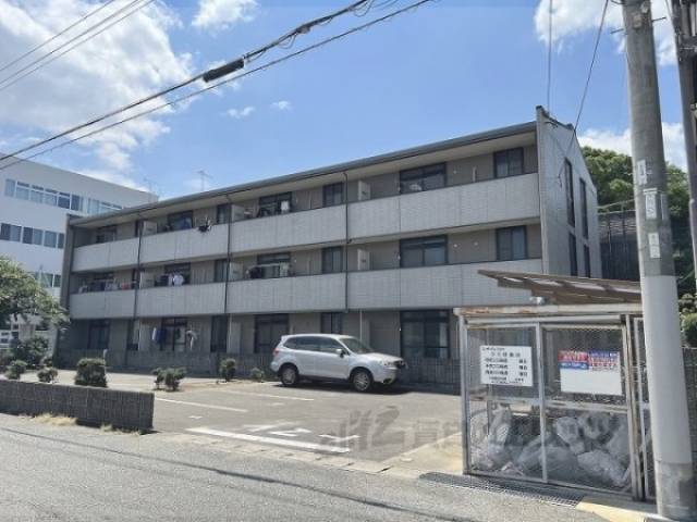 レオパレスレジアス外観写真2